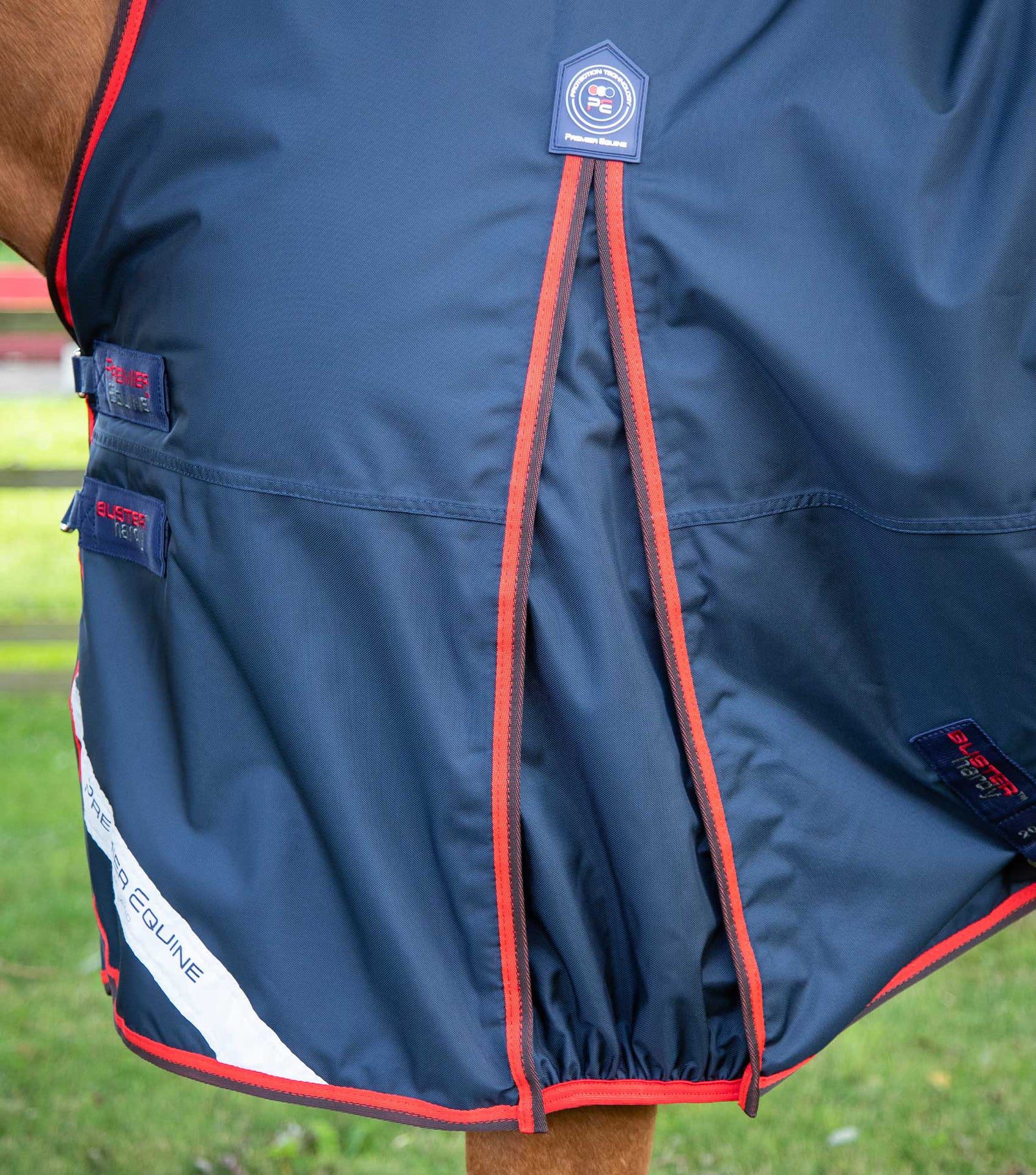 Buster Hardy 200g Half Neck Turnout Rug Navy - Various Sizes - Image 4
